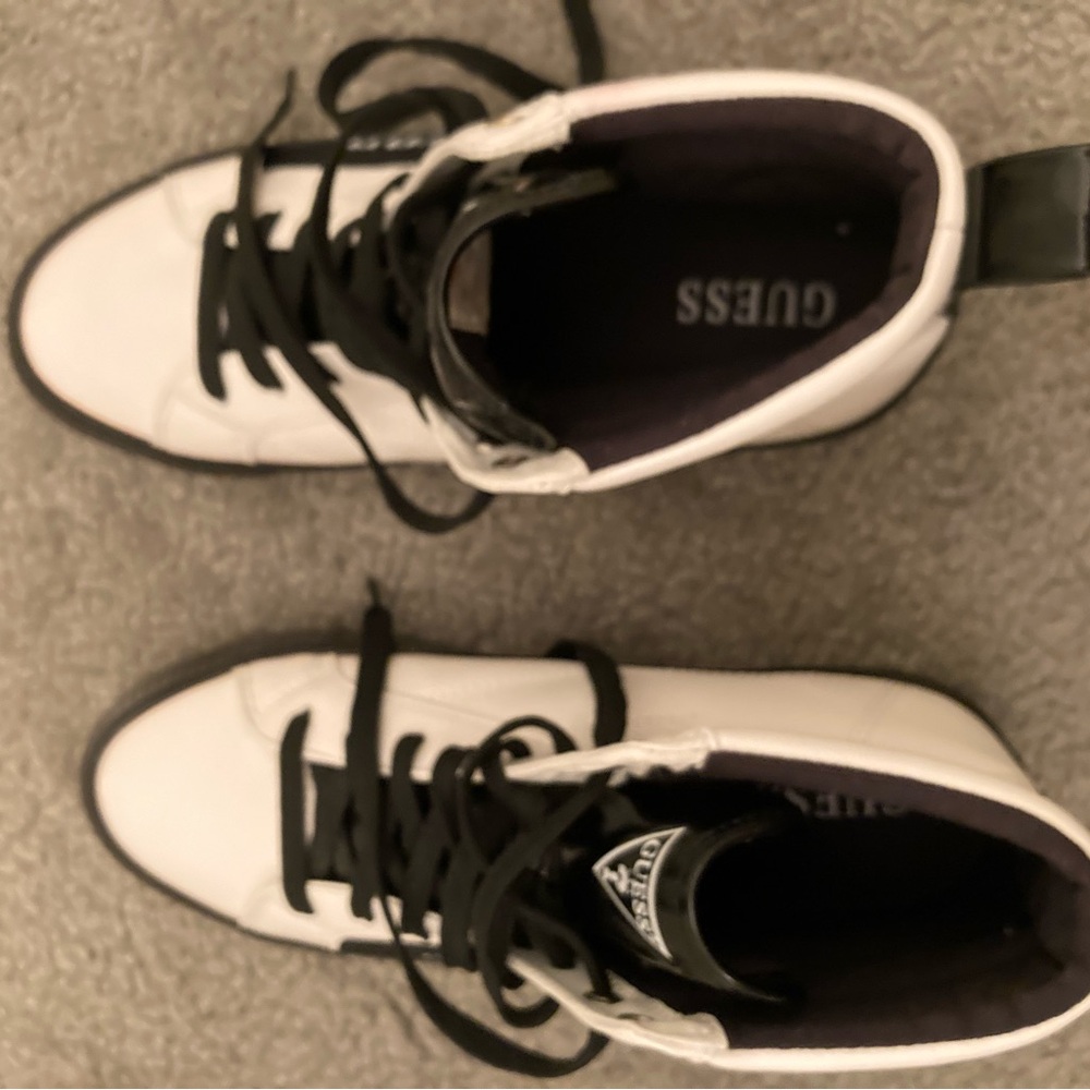 GUESS Men's Black and White Sneakers - Picture 6 of 6